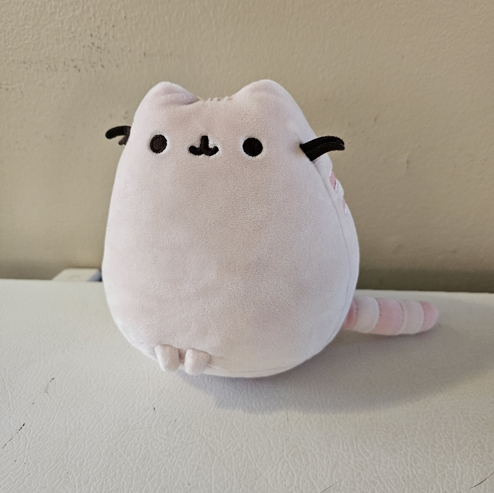 GUND Pusheen Cat 6" Pet Pose Squisheen Monogrammed Paw Prints